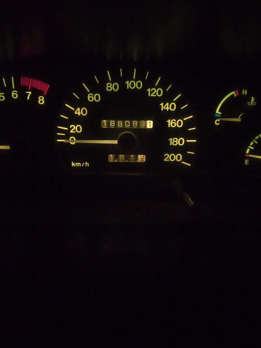 Nexia 1 sons srochna sotiladi