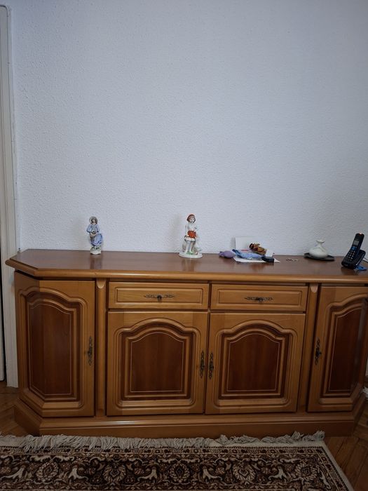 Vând mobilă lemn masiv