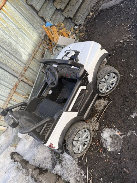 Детский электромобиль