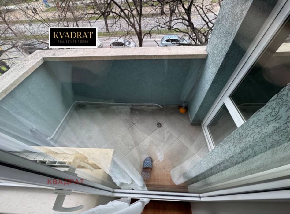 Тристаен апартамент Център 900€ +Паркомясто