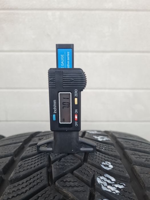 Зимни гуми 2 броя GOODYEAR UltraGrip 245 40 R18 дот 3518