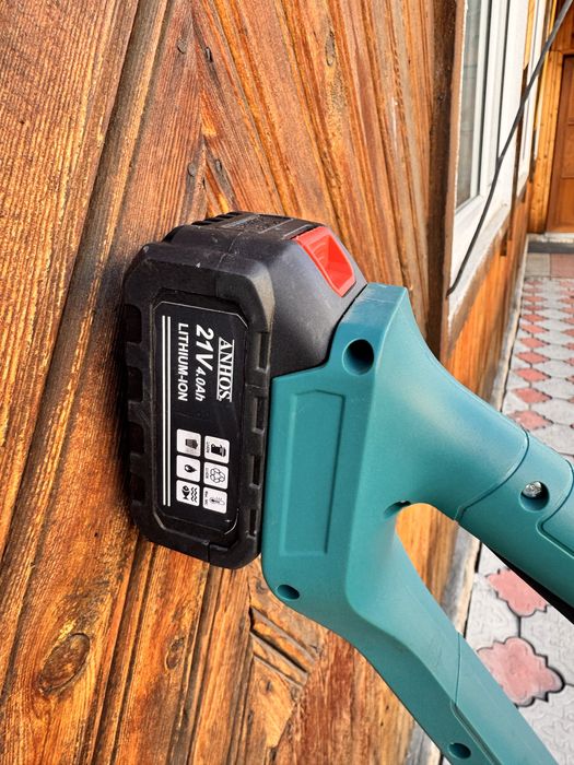 Снегоуборочная лопата