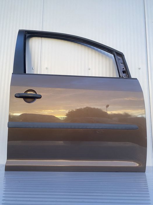 Usa Dr fata vw Touran 2011-2015 cod de culoare LH8Z