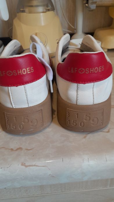 Кроссовки молодежные