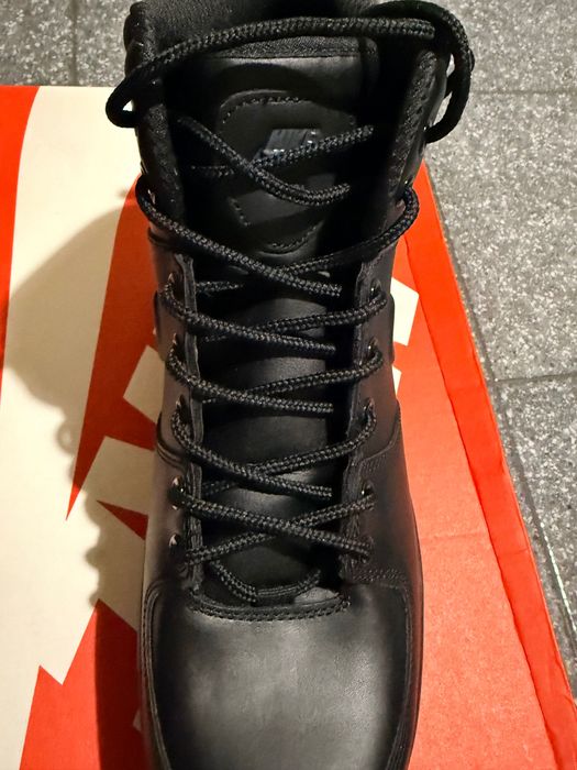 Продавам зимни мъжки обувки NIKE