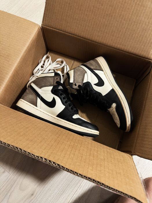 Air Jordan 1 Retro High Dark Mocha Men US7/EU40