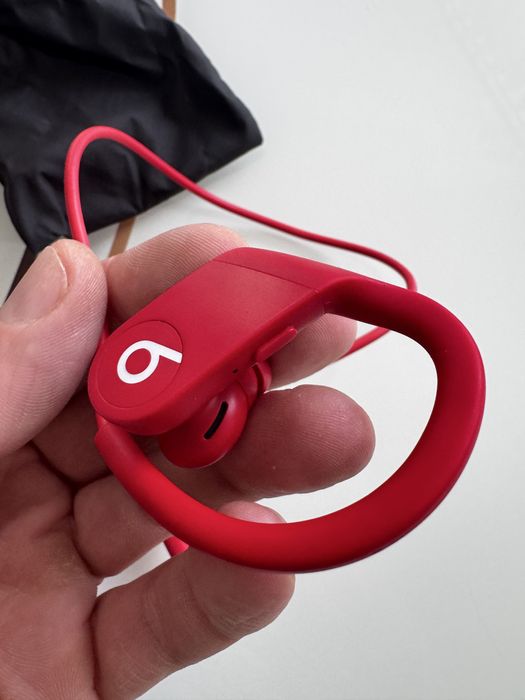 PowerBeats Слушалки