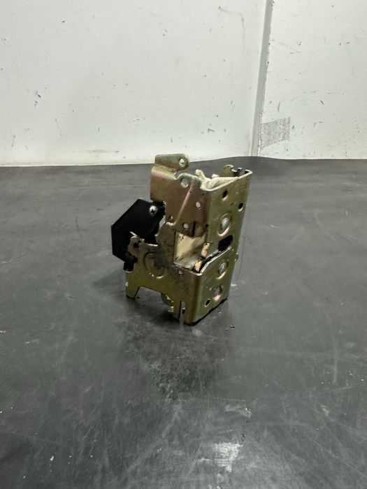 Broasca usa stanga fata Volkswagen Vw LT mercedes sprinter 9017200135