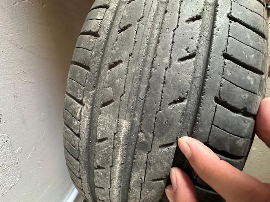 YOKOHAMA   215/50  R 17.