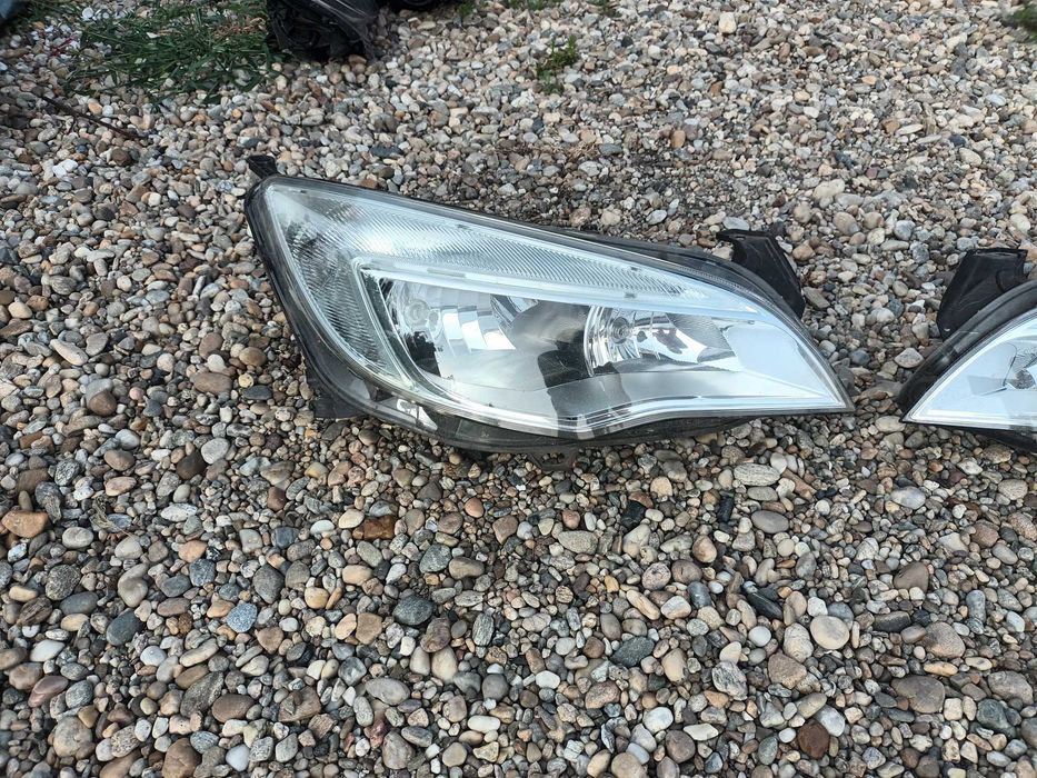 ляв и десен бял фар за опел астра ж 2009 - 2015 OPEL ASTRA J