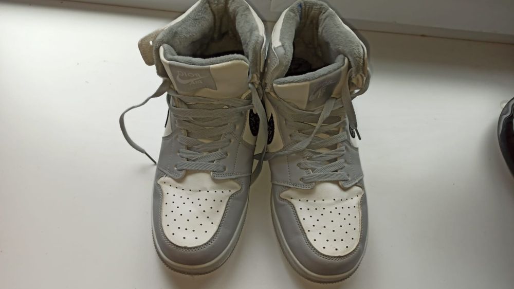 Продам зимние красовки Найки