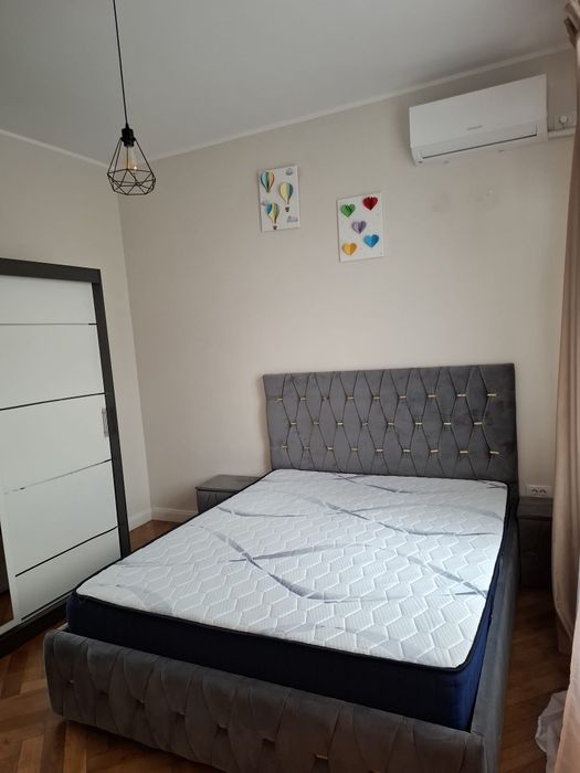 Ofer spre închiriere ap. 3 camere pe str. Sărărie, vizavi de facultatea de Arte și la 4 minute de mers pe jos până la parcu Copou!