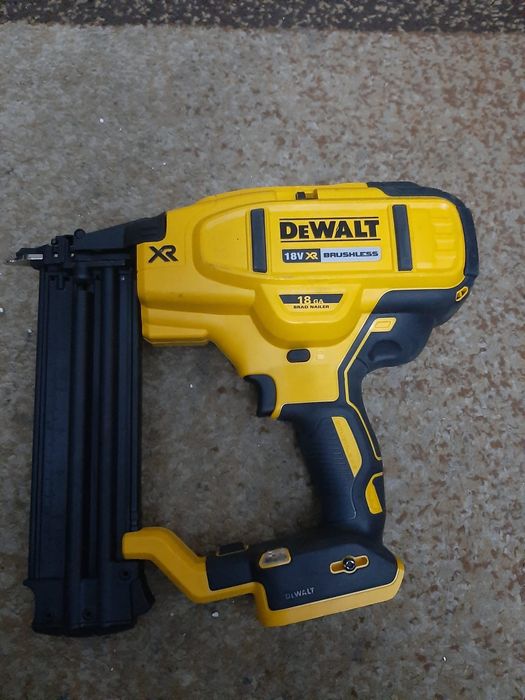 Devalt dcn680 pisto cuie nou