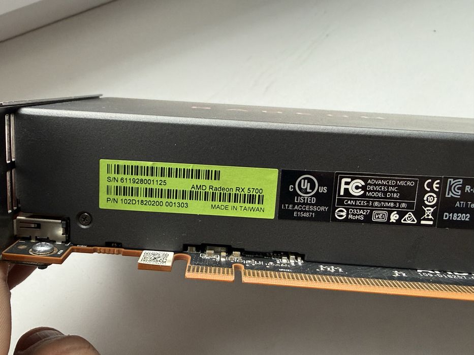 Продам видеокарту AMD Radeon RX 5700 8GB.