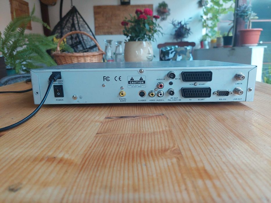 Receptor satelit General Satellite FTA-6900