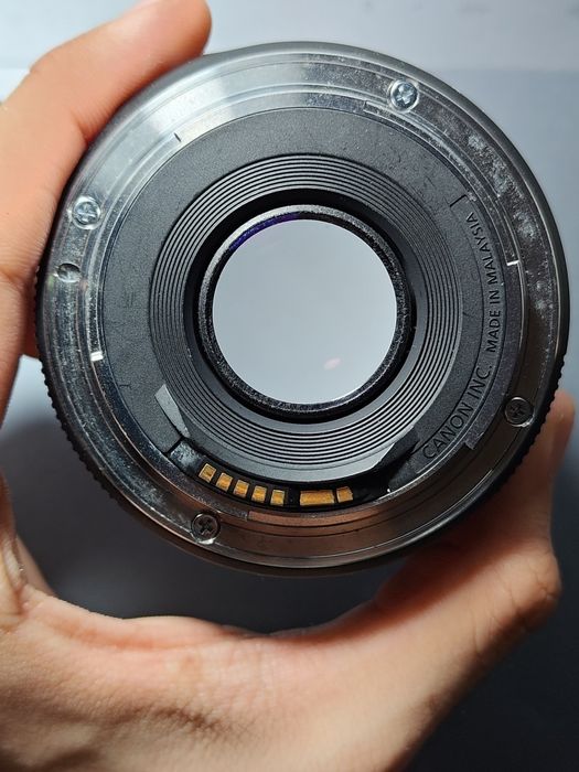 Vând Canon EOS 4000D + EF 50mm f1.8 + EF-S 18-55mm f3.5/5.6 III