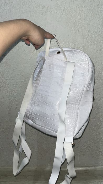 Женская рюкзак продается