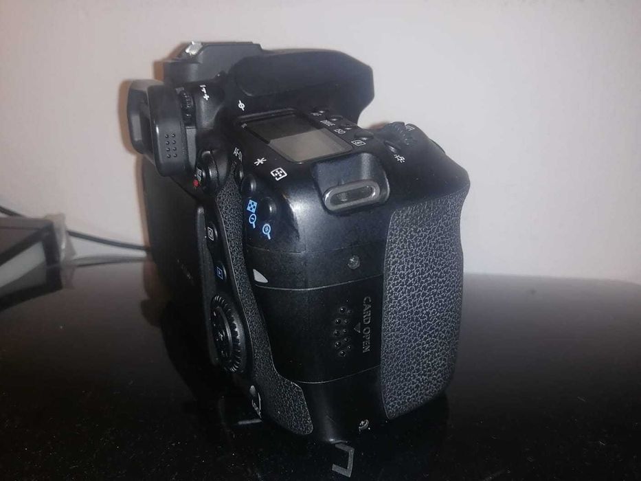 Canon EOS 80D 24.2MP Body - Black (16700 shutter counter)