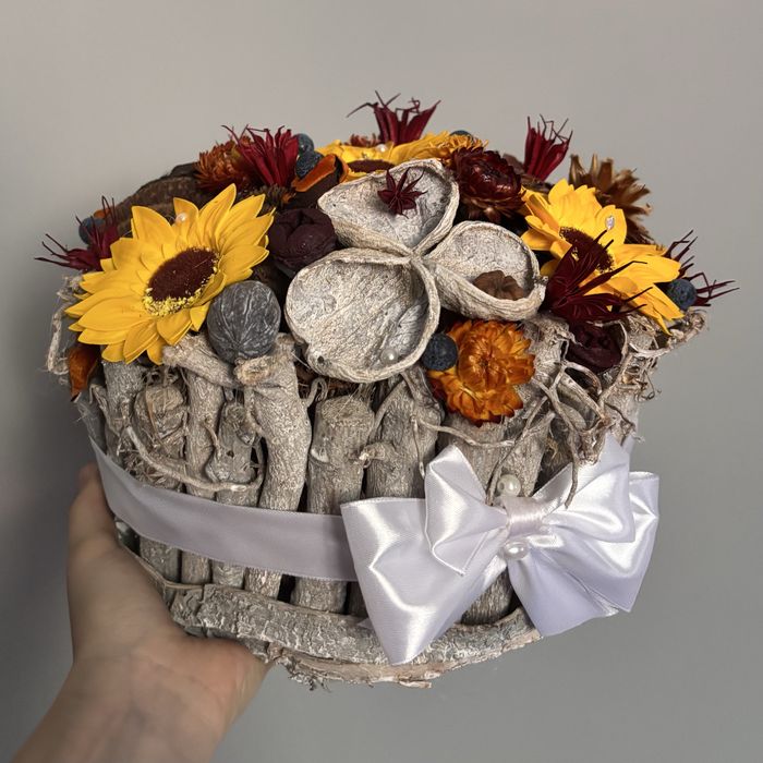 Aranjament de toamna din plante uscate