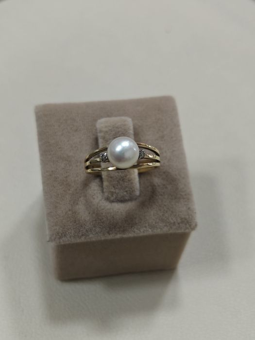 Inel aur 14k 3.31gr cu 2 diamante și perla (r)
