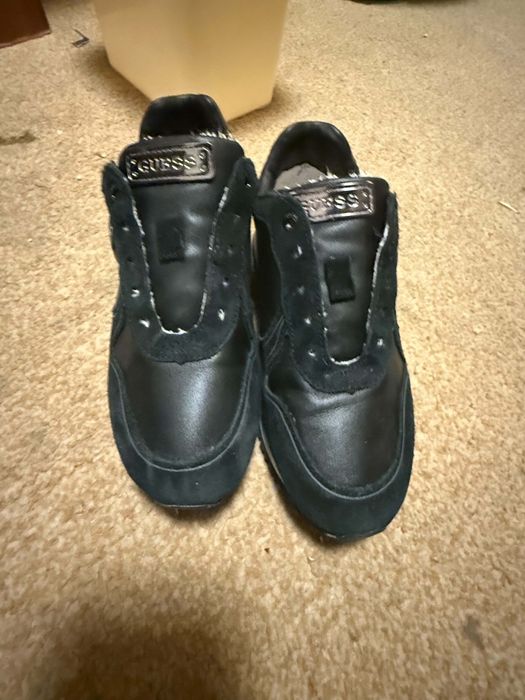 Guess не знам точно модела имат си и връзки не са носени почти