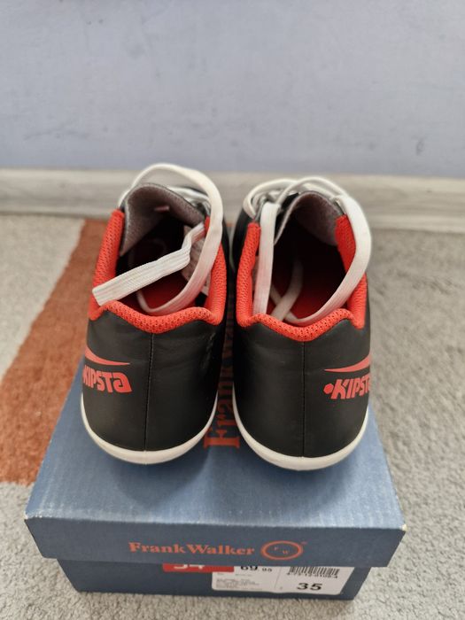 Детски футболни бутонки kipsta