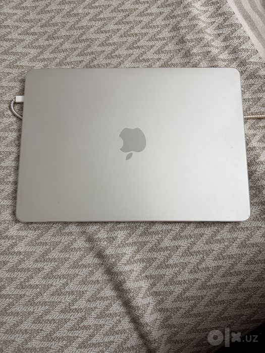 Macbook air 13,6 8/256
