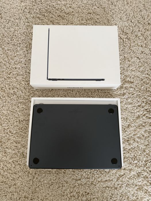 Laptop Macbook Air M2 stare impecabila