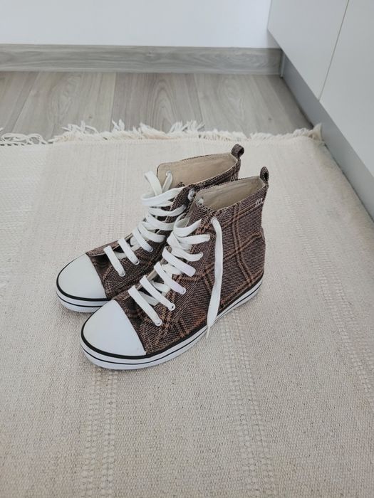 Bscheti dama carouri