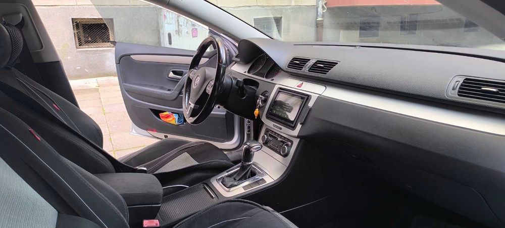 Продавам Passat CC