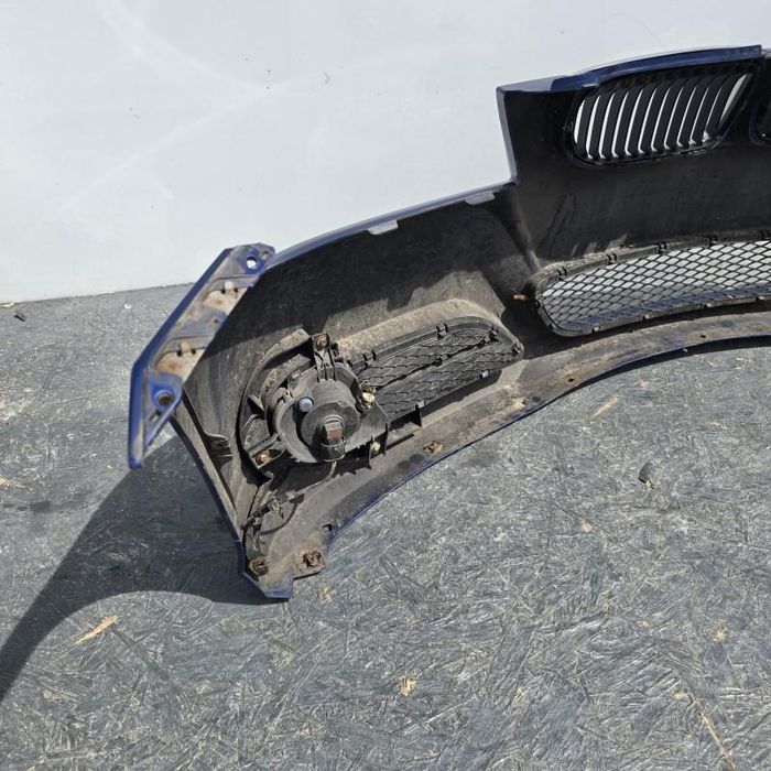 Bara fata cu proiectoare BMW Seria 3 LCI E90
