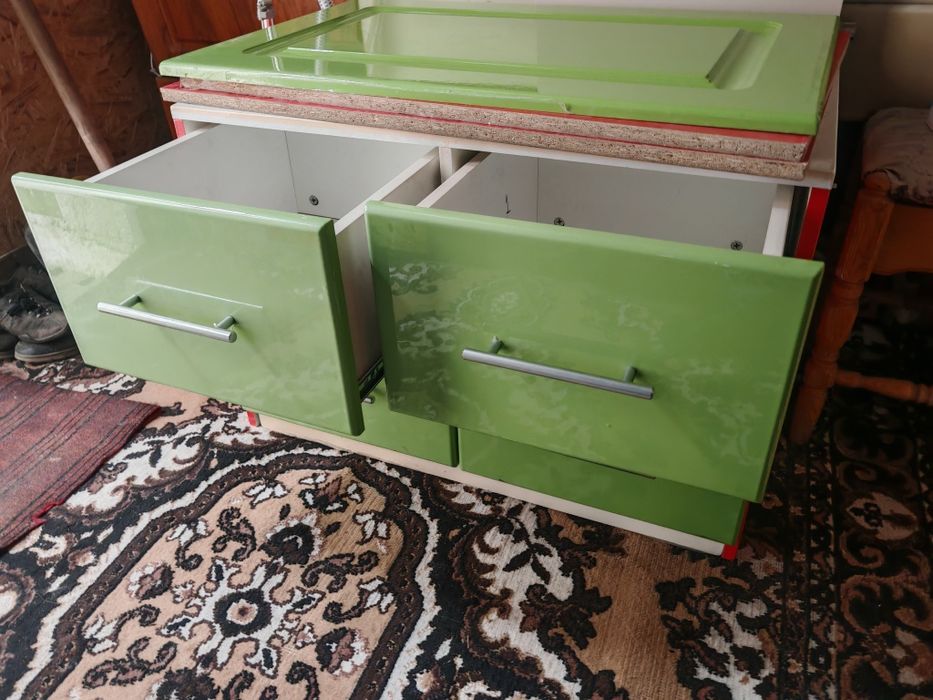 Продам шкафчик дерево