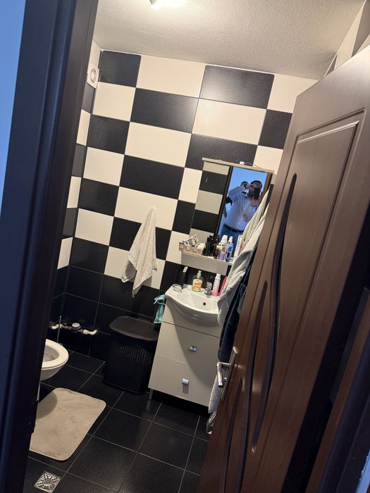 Inchiriez apartament