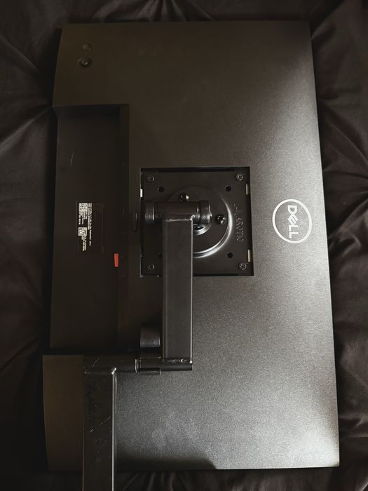 Монитор DellP2423DE