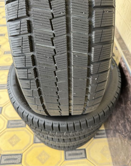 Зимний шины  245/45/18