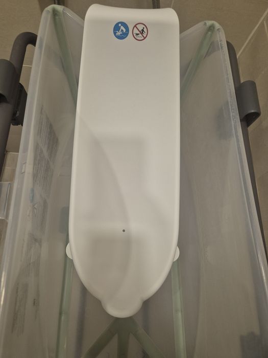 Ваничка за къпане на бебе Stokke Flexi Bath със стойка и подложка