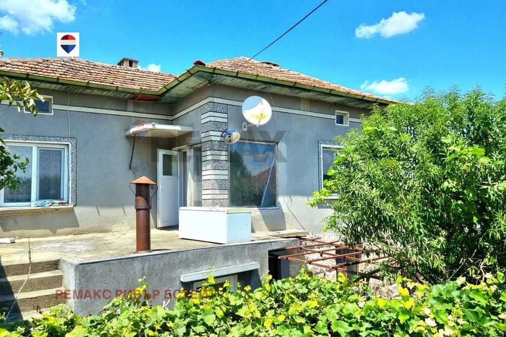 Къща за Продажба в с. Кошов