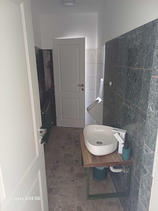 Inchiriez spatiu comercial -birouri,cabinete, fitnes-165mp