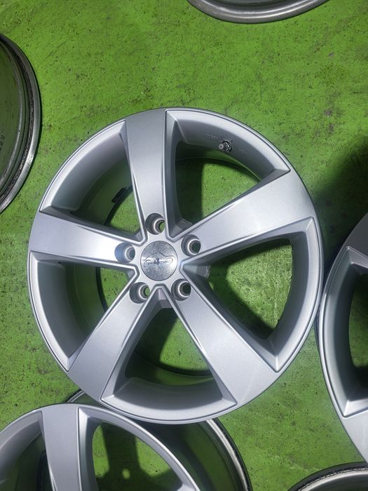 17 5x114.3 лети джанти 5х114.3