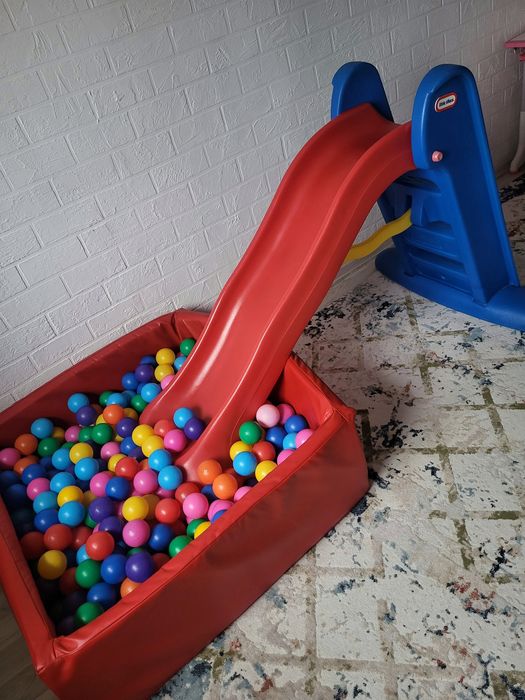 Продам горку и бассейн с шариками