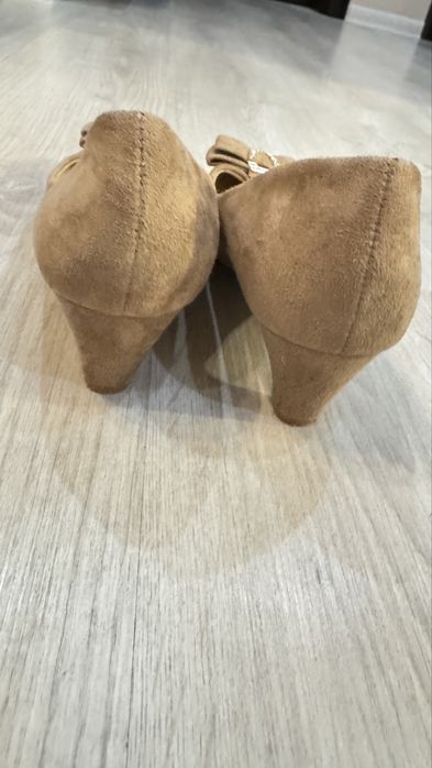 Велурени дамски обувки на Тенденз