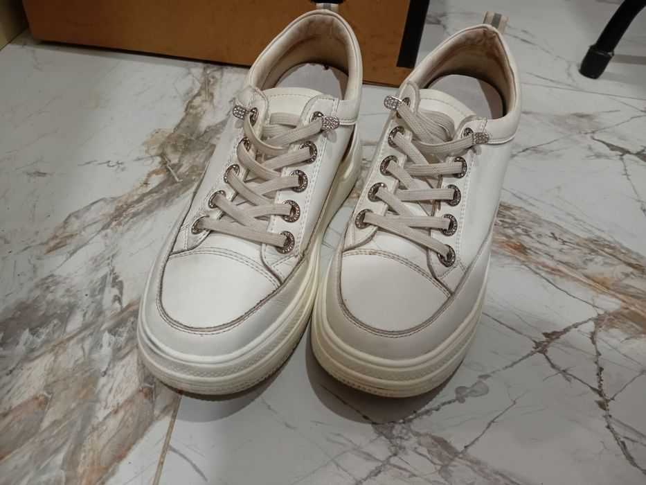 Продаю кросовки "GLAMOUR", 38 размер