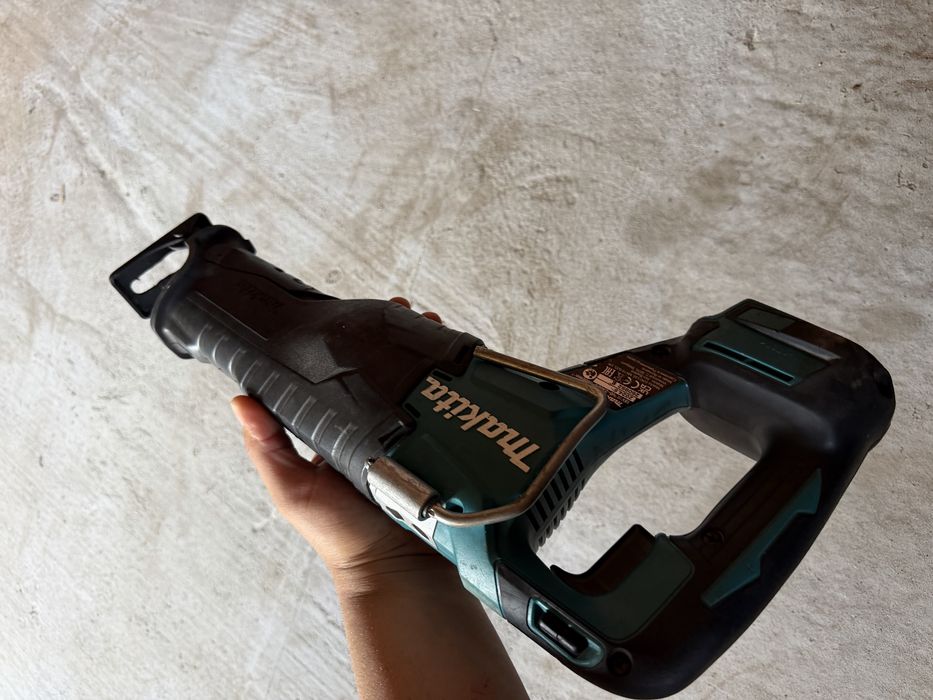 Makita DJR187 безчетков саблен трион