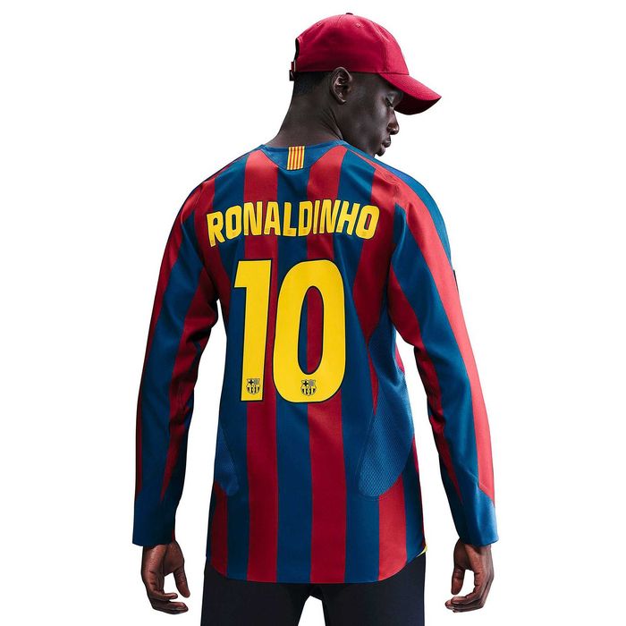 Tricou Ronaldinho 10 Nike FC Barcelona 2006 Reissue Original HQ1462-471 - Marimea S