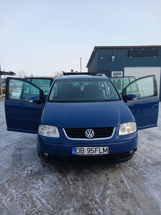 Vând Volkswagen Turan