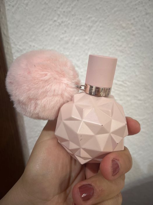 Ariana grande дамски парфюм