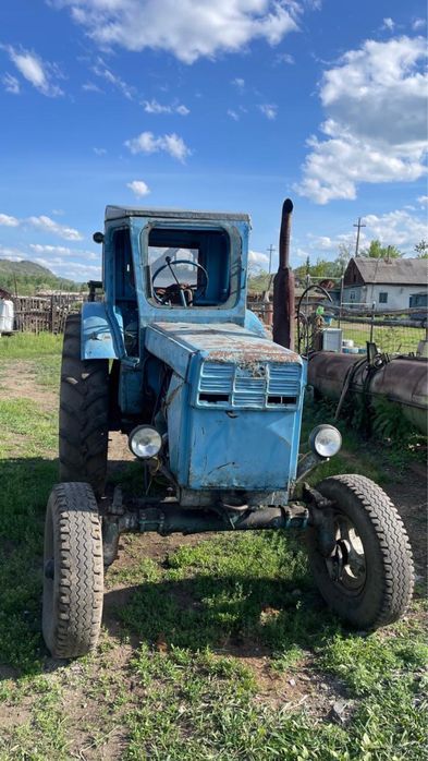 Трактор, в ходовом состоянии, косилка