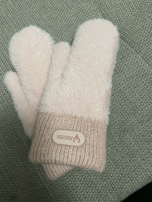 Теплые, мягкие варежки
