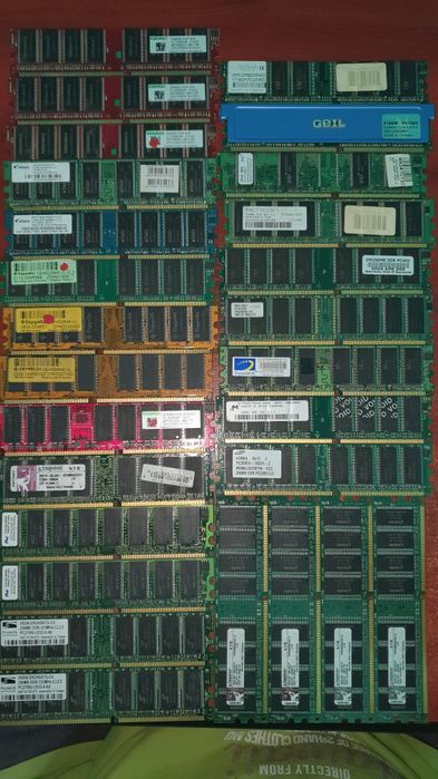 Memorie RAM DDR2 DDR1 DDR3 1GB 2GB 512Mb mai multe bucati si modele