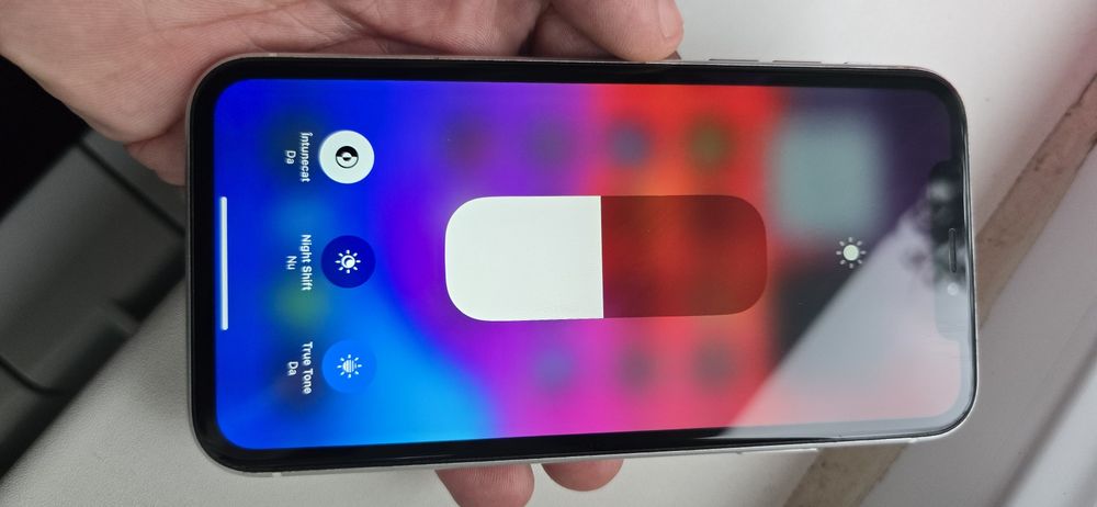 vand ,schimb  iphone xr utilizat dar in stare buna